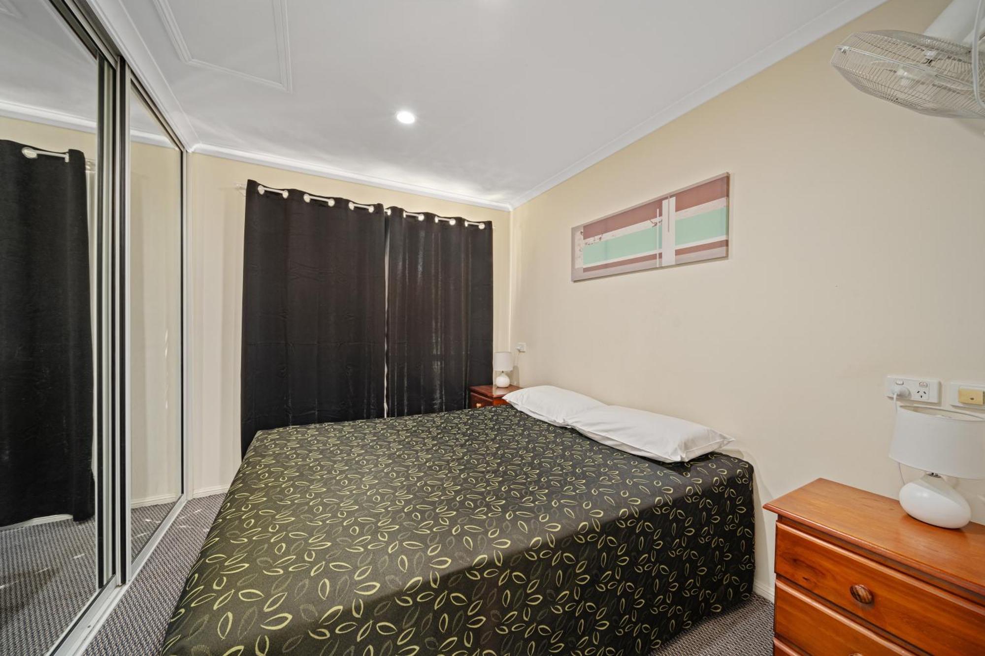 Emerald Motel Apartments 외부 사진