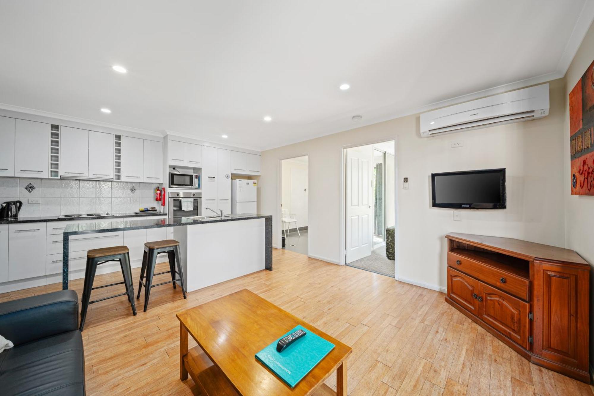 Emerald Motel Apartments 외부 사진
