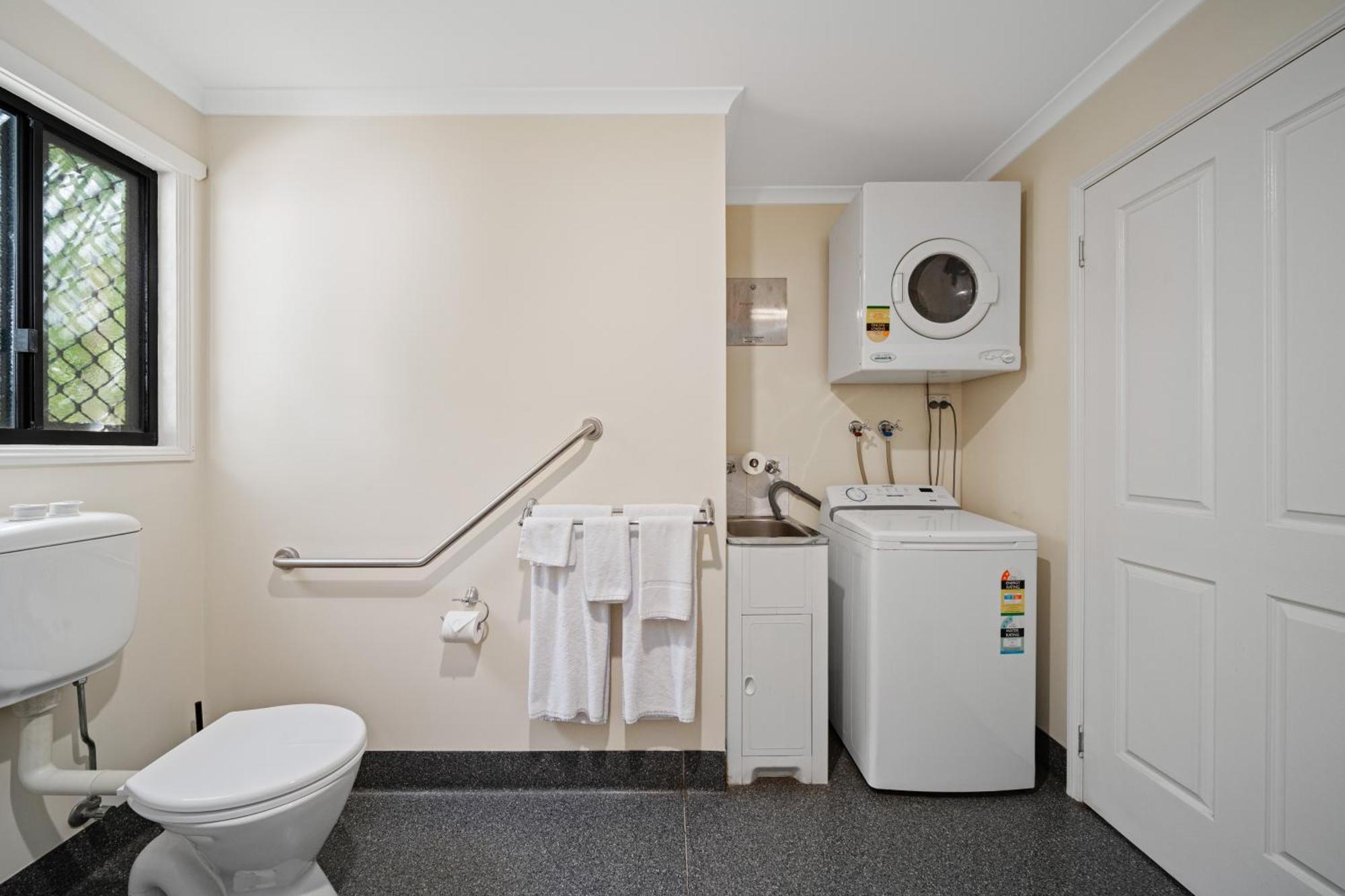 Emerald Motel Apartments 외부 사진