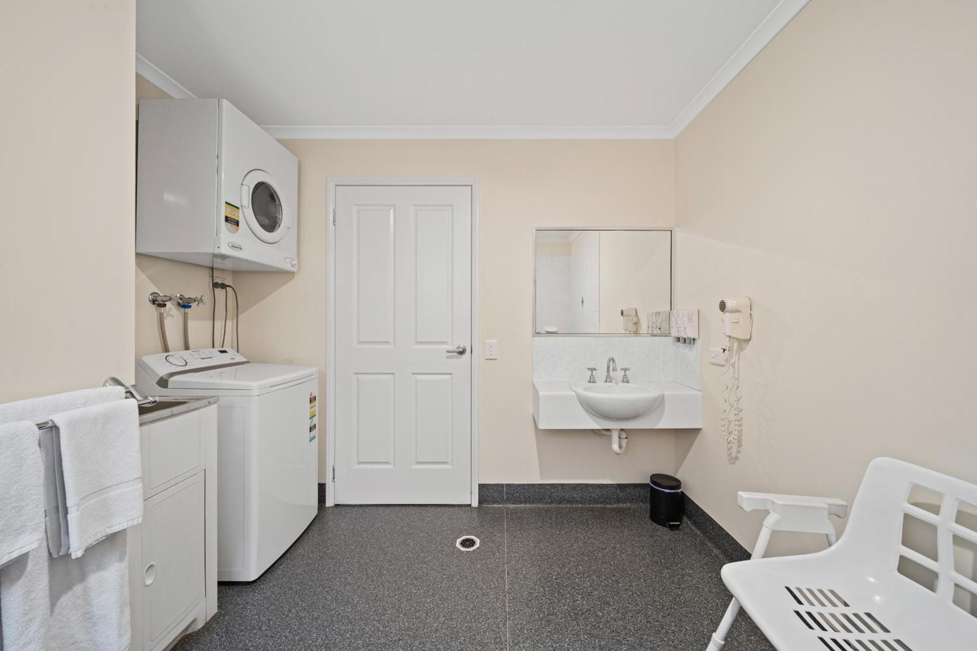 Emerald Motel Apartments 외부 사진